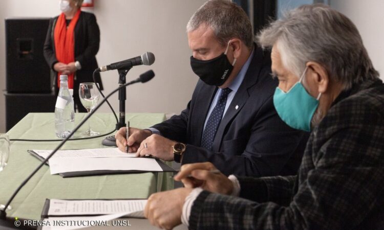 LA UNSL Y EL GOBIERNO RUBRICARON UN CONVENIO PARA OBRAS EN EL PREDIO DEPORTIVO DEL BARRIO RAWSON