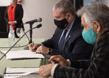 LA UNSL Y EL GOBIERNO RUBRICARON UN CONVENIO PARA OBRAS EN EL PREDIO DEPORTIVO DEL BARRIO RAWSON