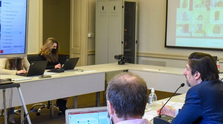 LA FEDUN LLEVÓ A LA PARITARIA SU PEDIDO DE INCREMENTO SALARIAL Y DE MEJORA DE LOS CRÉDITOS PARA COMPUTADORAS