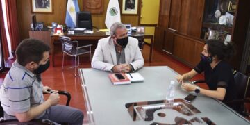 EL RECTOR DE LA UNSL Y LA SECRETARIA DE MEDIOAMBIENTE PVCIAL. REUNIDOS PARA TRABAJO EN CONJUNTO