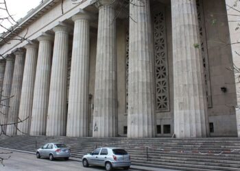 ¿CUÁNTAS UNIVERSIDADES PÚBLICAS Y GRATUITAS HAY EN ARGENTINA?