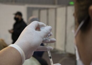 SEMANA DE VACUNACIÓN ANTICOVID- 19 PARA DOCENTES DE LA UNIVERSIDAD