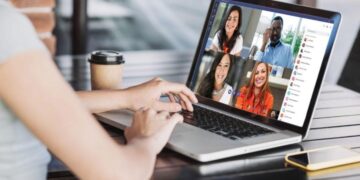 UN FUTURO DE AULAS HÍBRIDAS PARA LAS UNIVERSIDADES