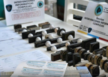 DESBARATAN UNA BANDA QUE VENDÍA TÍTULOS UNIVERSITARIOS “TRUCHOS” POR MERCADO LIBRE