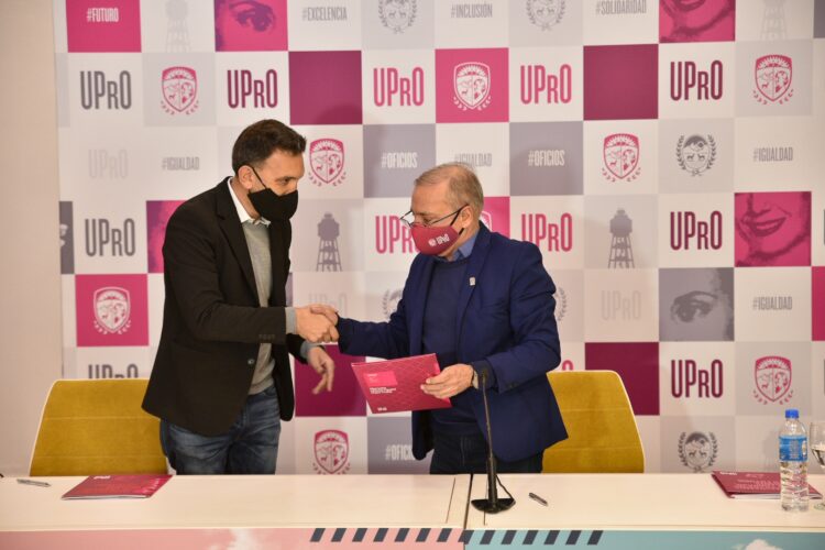 EL MUNICIPIO DE VILLA MERCEDES Y LA UPRO PRESENTARON “MI LICENCIA A LOS 17”