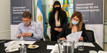 SE FIRMÓ UN CONVENIO MARCO DE COLABORACIÓN Y COOPERACIÓN ENTRE LA UNLC Y LA UNLPAM