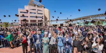 ULP: MAS DE 3000 GRADUADOS: NO SOLO ES UN NÚMERO, SON MILES DE HISTORIAS DE VIDA