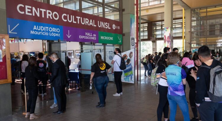 LA UNSL MUESTRA SUS CARRERAS Y SE PREPARA PARA EL INGRESO 2022