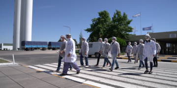 UPRO: ALUMNOS DE ROBOTICA DE UPRO VISITARON LA PLANTA DE BAGLEY