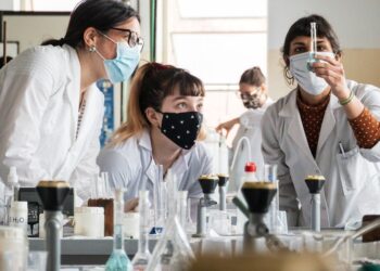 LAS UNIVERSIDADES SE PREPARAN PARA UN 2022 CON CLASES EN DISTINTOS FORMATOS