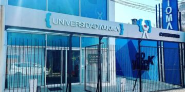 UNIVERSIDAD AXIOMA CON NUEVO EDIFICIO, CARRERAS DE GRADO Y POSGRADO, Y  CURSOS ACELERADOS