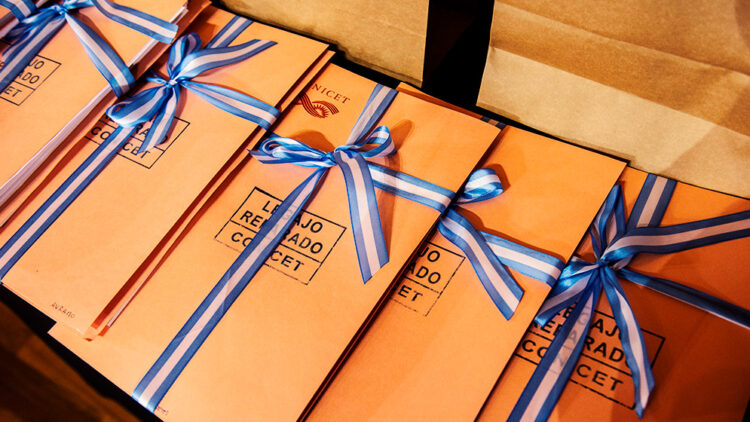 POR PRIMERA VEZ EN SU HISTORIA, EL CONICET REPARÓ Y RECONSTRUYÓ LOS LEGAJOS DE OCHO INTEGRANTES DEL ORGANISMO VÍCTIMAS DEL TERRORISMO DE ESTADO