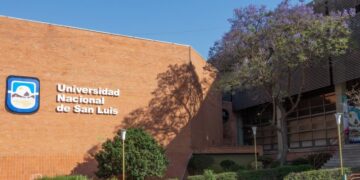 EN SU 49º ANIVERSARIO LA UNIVERSIDAD RECONOCERÁ A SU PERSONAL