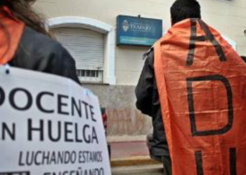 DOCENTES UNIVERSITARIOS ANUNCIARON UN PARO DE 48 HORAS PARA LAS PRÓXIMA SEMANA