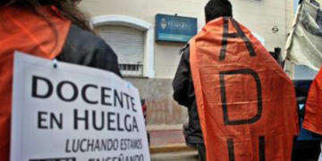 DOCENTES UNIVERSITARIOS ANUNCIARON UN PARO DE 48 HORAS PARA LAS PRÓXIMA SEMANA