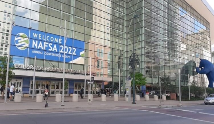 EDUCACIÓN E INTERNACIONALIZACIÓN: CLAVES PARA FORMARSE BAJO UNA MIRADA GLOBAL