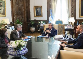 EL PRESIDENTE ANUNCIÓ UNA NUEVA JERARQUIZACIÓN SALARIAL DEL 10% PARA INVESTIGADORES E INVESTIGADORAS DEL CONICET