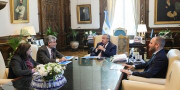 EL PRESIDENTE ANUNCIÓ UNA NUEVA JERARQUIZACIÓN SALARIAL DEL 10% PARA INVESTIGADORES E INVESTIGADORAS DEL CONICET