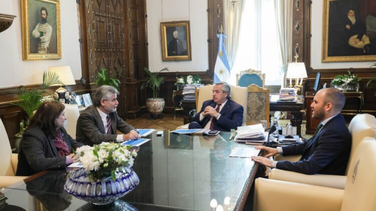 EL PRESIDENTE ANUNCIÓ UNA NUEVA JERARQUIZACIÓN SALARIAL DEL 10% PARA INVESTIGADORES E INVESTIGADORAS DEL CONICET