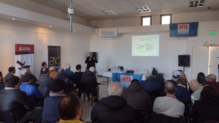 DOCENTES Y ESTUDIANTES DE LA UNLC PARTICIPARON DE UNA JORNADA EN UNIÓN SOBRE QUEMA PRESCRIPTA EN LA REGIÓN SEMIÁRIDA