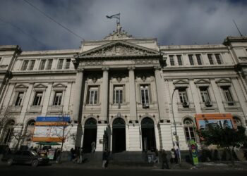 TRAGEDIA EN LA UBA: MURIÓ UN ESTUDIANTE EN LA FACULTAD DE CIENCIAS ECONÓMICAS MIENTRAS ESPERABA PARA RENDIR UN EXAMEN ORAL