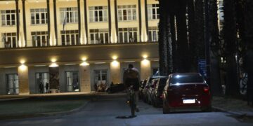 CÓRDOBA: BAÑOS LLENOS DE SANGRE EN LA FACULTAD DE ARQUITECTURA DE LA UNC