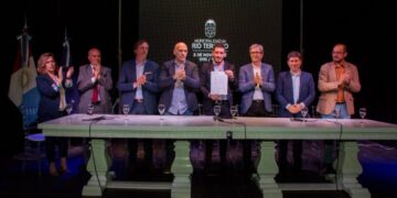 LA UNSL PRESENTE EN LA FIRMA PARA LA CREACIÓN DE LA UNIVERSIDAD NACIONAL DE RÍO TERCERO