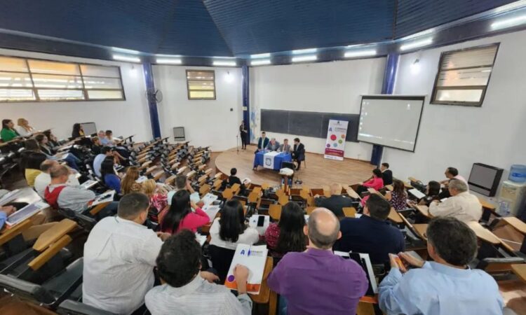 EN LA UNSL SE DEBATIÓ SOBRE ACCIONES PARA MEJORAR LAS INSTITUCIONES