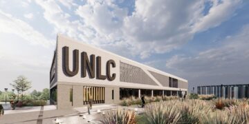 EDICIÓN ESPECIAL DE REVISTA ESCENARIOS CON EL DESARROLLO DEL PRIMER EDIFICIO ACADÉMICO DE LA UNLC
