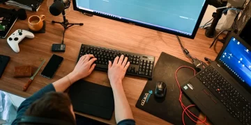 ESTUDIAR GRATIS: LAS 5 UNIVERSIDADES ONLINE QUE ENSEÑAN LAS PROFESIONES QUE MÁS PIDEN LAS EMPRESAS