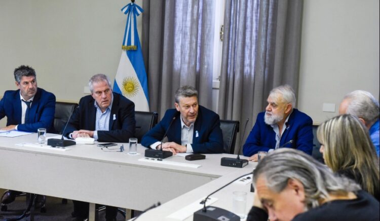 EDUCACIÓN ACORDÓ UN NUEVO AUMENTO SALARIAL PARA DOCENTES Y NODOCENTES DE UNIVERSIDADES NACIONALES