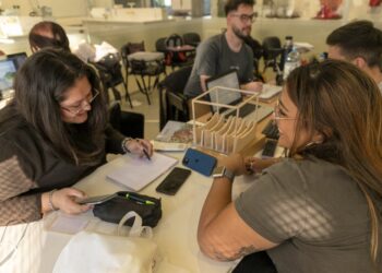 LA UNLC DESARROLLO SU SEGUNDO TALLER INTERDISCIPLINARIO DE URBANISMO Y ARQUITECTURA