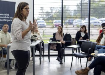 DOCENTES DE LA UNLC SE CAPACITARON EN EXTENSIÓN UNIVERSITARIA
