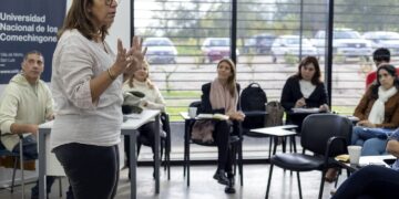 DOCENTES DE LA UNLC SE CAPACITARON EN EXTENSIÓN UNIVERSITARIA