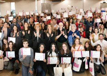 ULP: EL INSTITUTO DE IDIOMAS ENTREGÓ CERTIFICADOS A 190 EGRESADOS