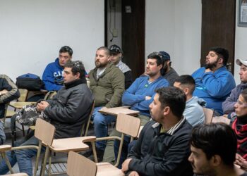 UPRO: ALUMNOS VISITARON LA FACULTAD DE INGENIERÍA Y CIENCIAS AGROPECUARIAS