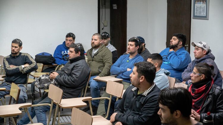 UPRO: ALUMNOS VISITARON LA FACULTAD DE INGENIERÍA Y CIENCIAS AGROPECUARIAS
