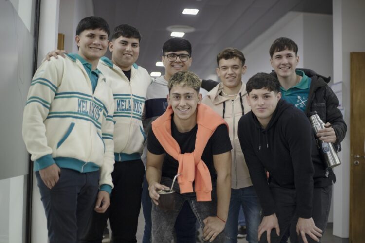 CIENTOS DE ESTUDIANTES DE LA REGIÓN CONOCIERON LA UNLC