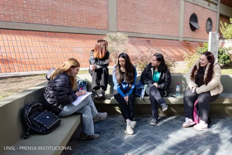 INGRESO 2024: ÚLTIMO DÍA DE INSCRIPCIÓN PARA MAYORES DE 25 AÑOS CON SECUNDARIO INCOMPLETO