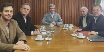 ACUERDO ENTRE EJECUTIVOS DE MENDOZA Y CIENCIAS ECONÓMICAS DE LA UNCUYO