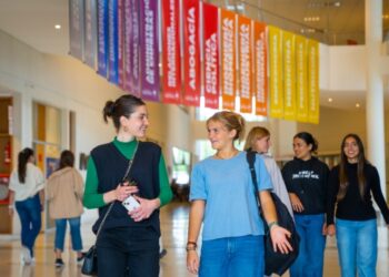 LA UNIVERSIDAD AUSTRAL SE POSICIONA COMO LA PRIMERA UNIVERSIDAD EN ARGENTINA