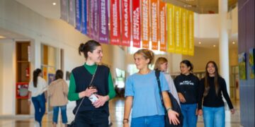 LA UNIVERSIDAD AUSTRAL SE POSICIONA COMO LA PRIMERA UNIVERSIDAD EN ARGENTINA