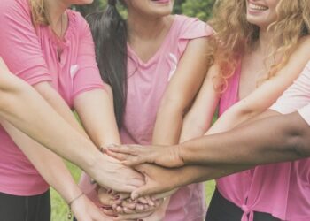 OCTUBRE ROSA EN LA UNCUYO: UN LLAMADO A CONCIENTIZAR Y PREVENIR EL CÁNCER DE MAMA