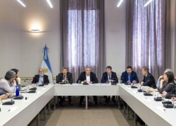 PERCZYK ACORDÓ UN NUEVO AUMENTO SALARIAL CON DOCENTES Y NODOCENTES UNIVERSITARIOS