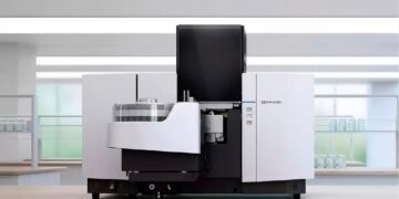 LA UNLC INCORPORA EQUIPOS DE LABORATORIO DE ALTA COMPLEJIDAD