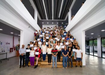 LA UNLC ENTREGÓ LA UNLC ENTREGÓ CERTIFICADOS A MÁS DE CIEN EGRESADOS DE LA ESCUELA DE EDUCACIÓN PROFESIONAL