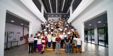 LA UNLC ENTREGÓ LA UNLC ENTREGÓ CERTIFICADOS A MÁS DE CIEN EGRESADOS DE LA ESCUELA DE EDUCACIÓN PROFESIONAL