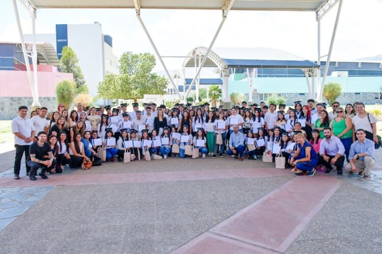 ULP: ORGULLO 99 ALUMNOS DE LAS ESCUELAS PÚBLICAS DIGITALES RURALES RECIBIERON SUS DIPLOMAS