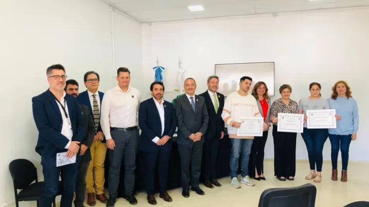 NUEVOS PROFESIONALES DE LA UNVIME RECIBIERON SUS DIPLOMAS