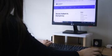 BECAS PARA PROFESIONALES QUE TRABAJAN EN POLÍTICAS PÚBLICAS